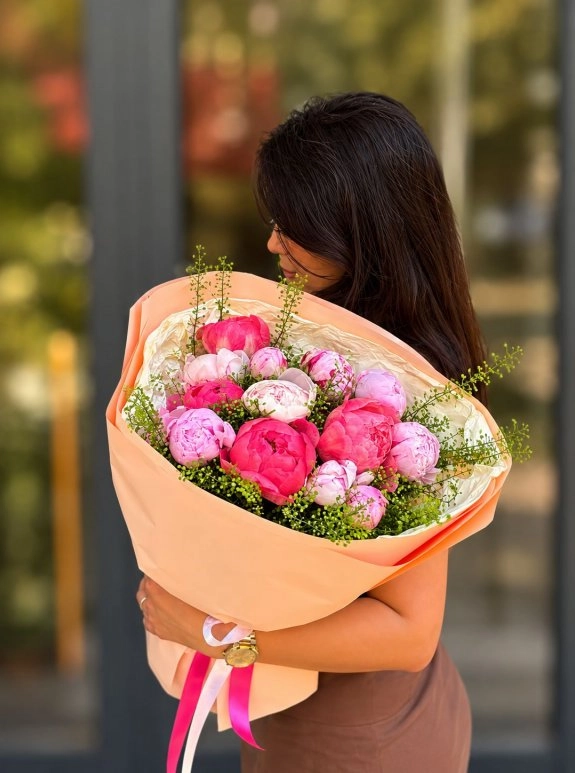 Şakayik Buketi̇-Peoni̇es Bouquet