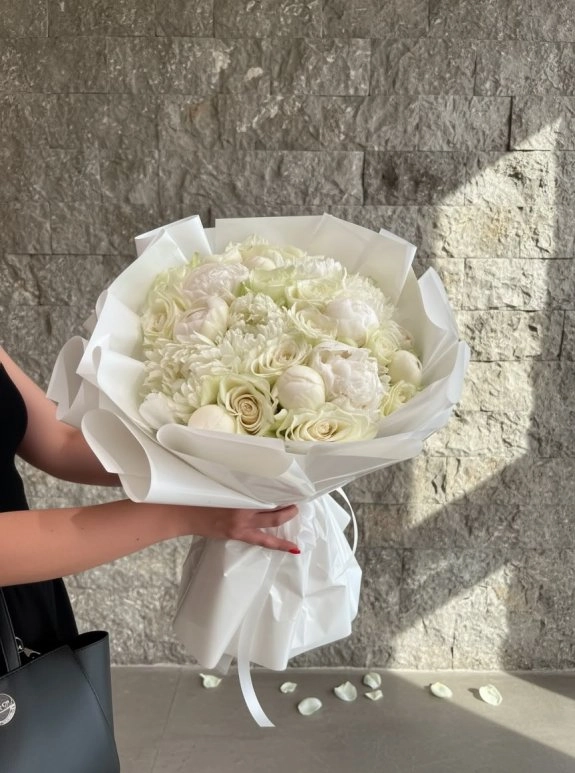 Şakayik Buketi̇-Peoni̇es Bouquet